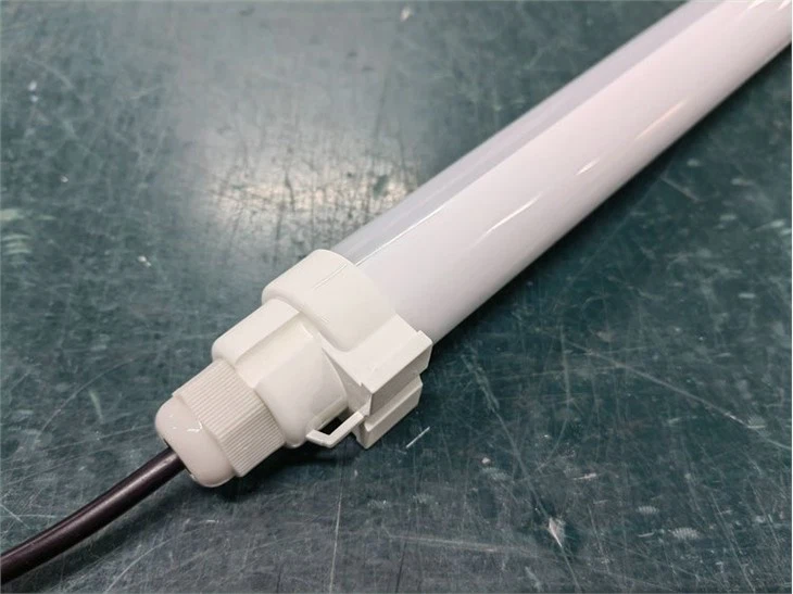 Tiub Cahaya Reban Ayam