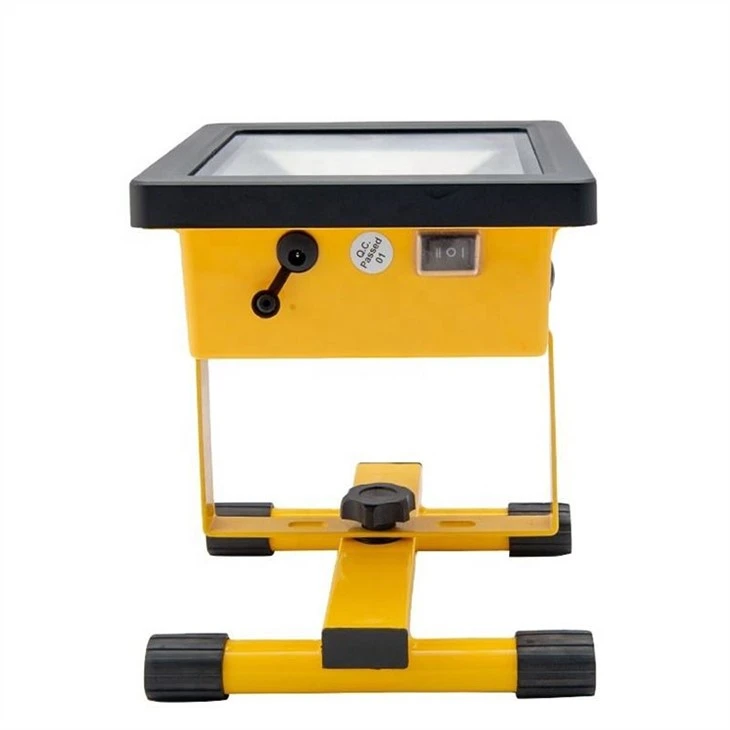 Bateri Mudah Alih Diterajui Lampu Banjir