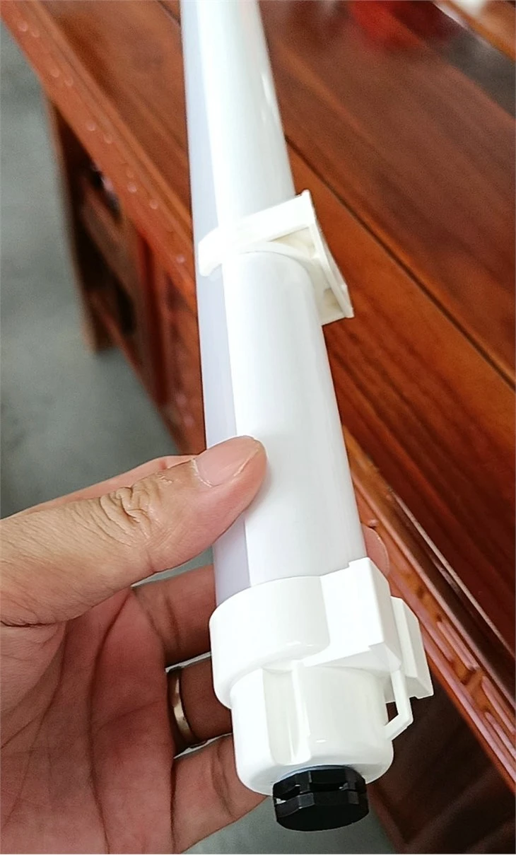 Lampu Tiub Ladang Ayam
